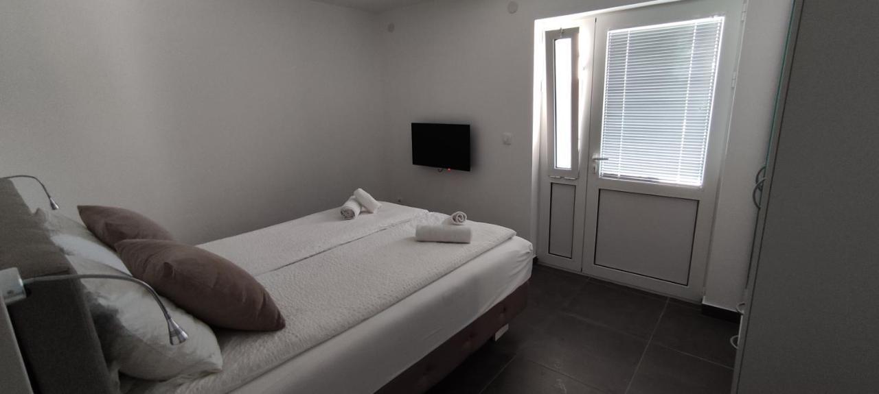 Zoran Apartments Sveti Stefan Ngoại thất bức ảnh