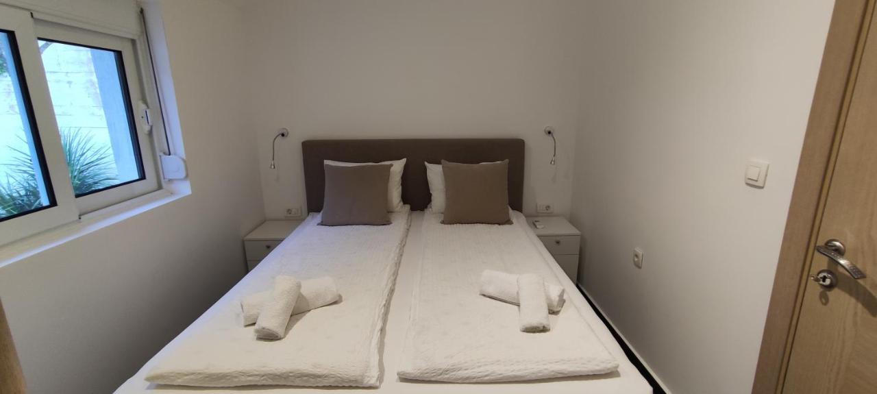 Zoran Apartments Sveti Stefan Ngoại thất bức ảnh