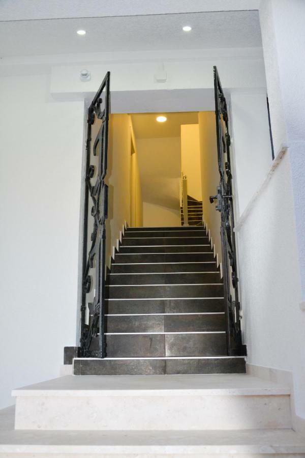 Zoran Apartments Sveti Stefan Ngoại thất bức ảnh